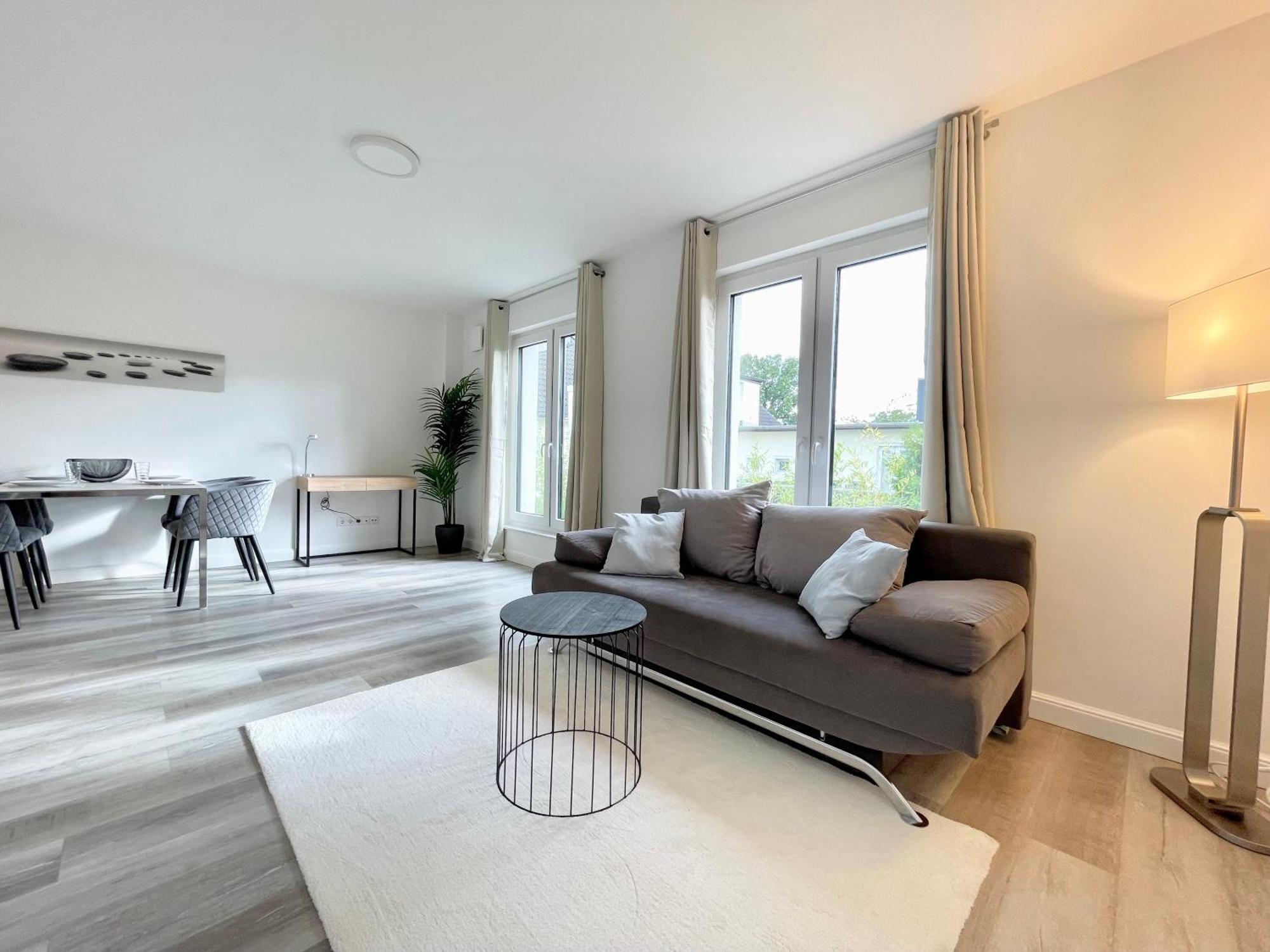 Moderne-neubauwohnung Mit Stellplatz Apartment *